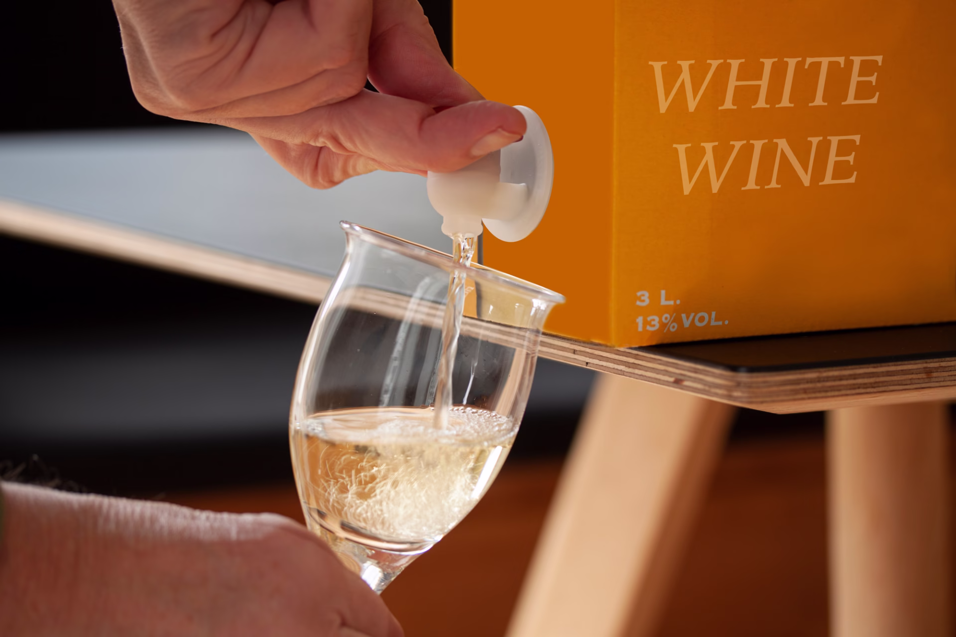 vitt vin box